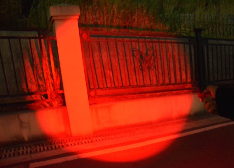 WAYLLSHINE Scalable Red LED Flashlight, 3 Mode Red Beam, Long Range - Black - Image 2